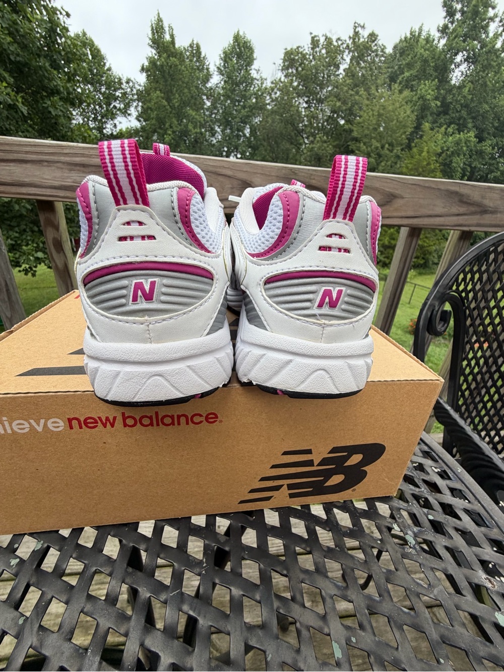 New Balance Women’s White & Pink 408 Athletic Sneakers 8.5 - Picture 4 of 11